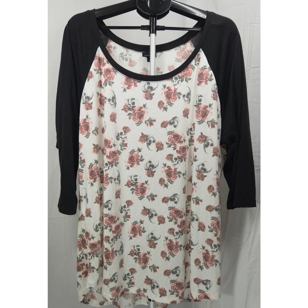 Torrid Skull Floral Top Size 4 Plus Black White Rose Print Raglan 3/4 Sleeve
